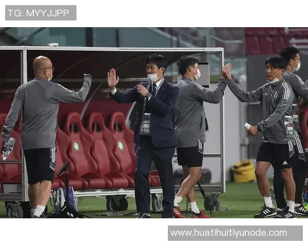 森保一赛后发布会长达47分钟向记者比心展现亲和力