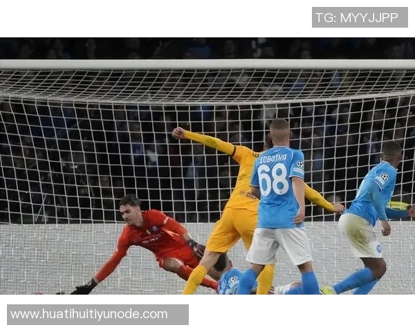 贾府后卫板仓滉震惊于欧冠前一天被通知踢后腰位置