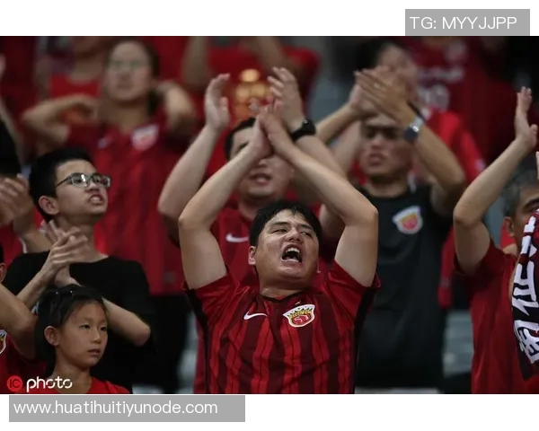 泰国队激烈拼抢频频犯规吃黄牌比赛火药味十足